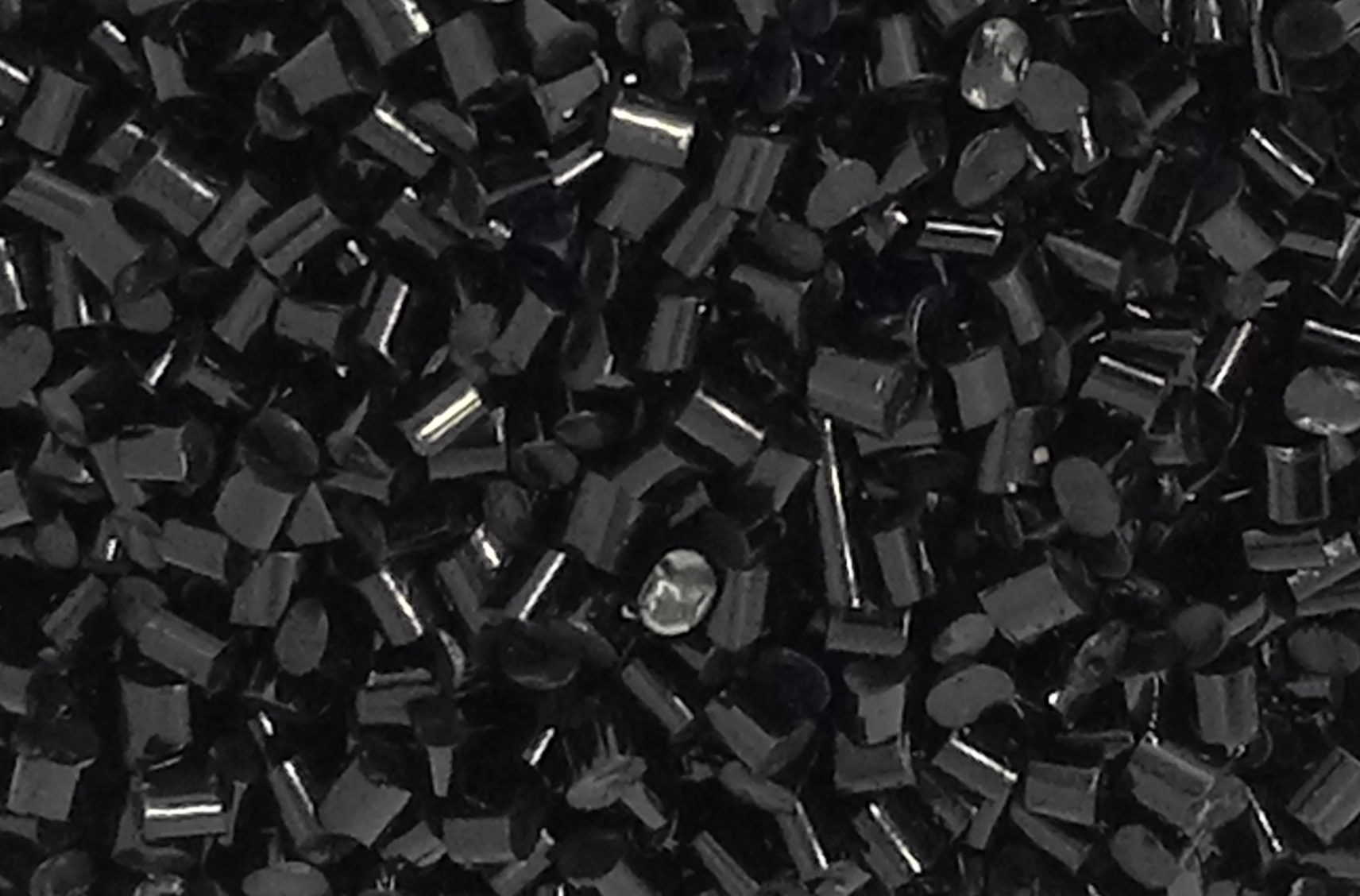 為什么農地膜中要使用黑色母粒？