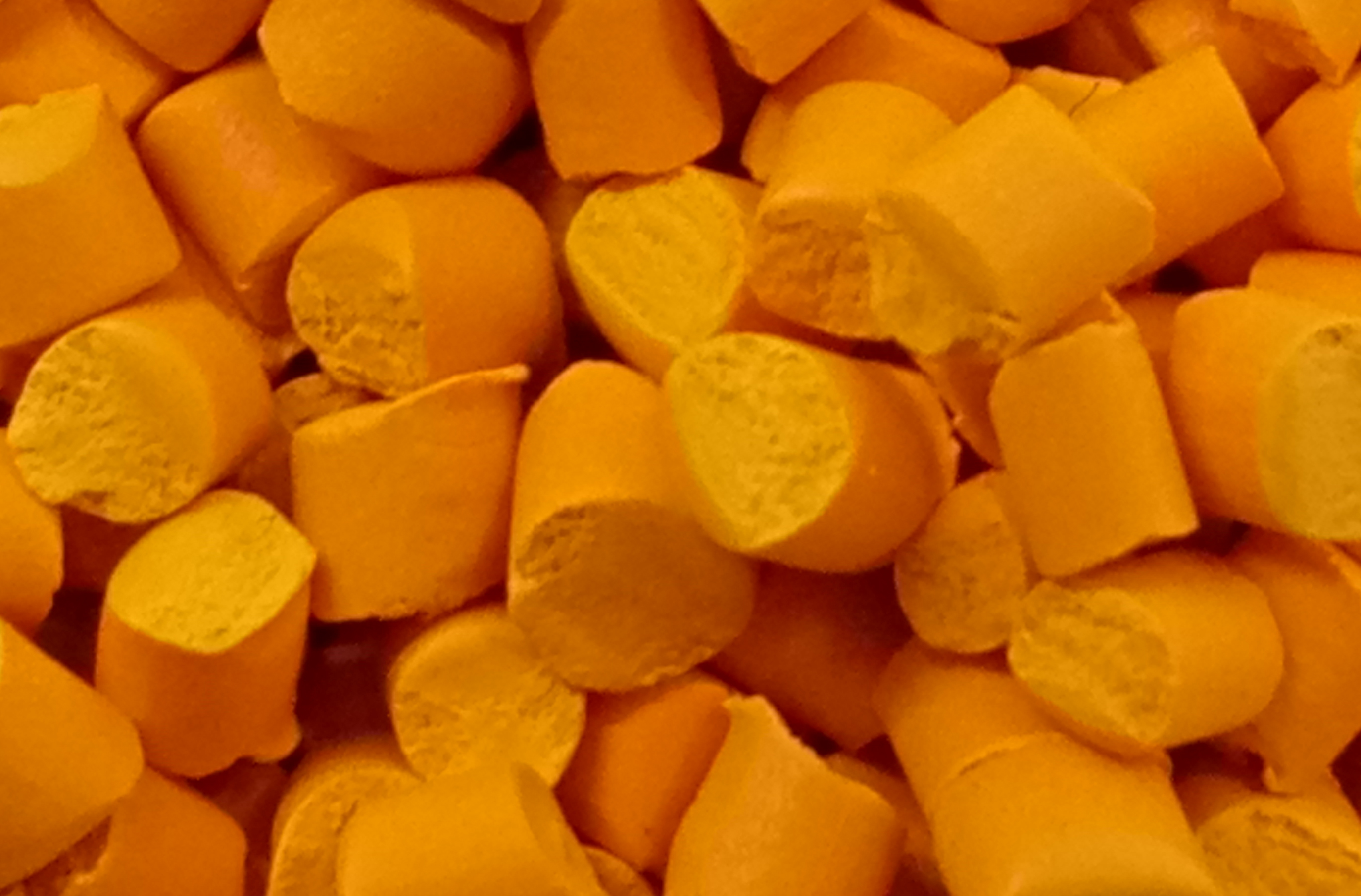 金塑顏塑膠色母粒在塑料瓶子中的作用